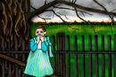 daisy-near-a-tree daisy-near-a-tree